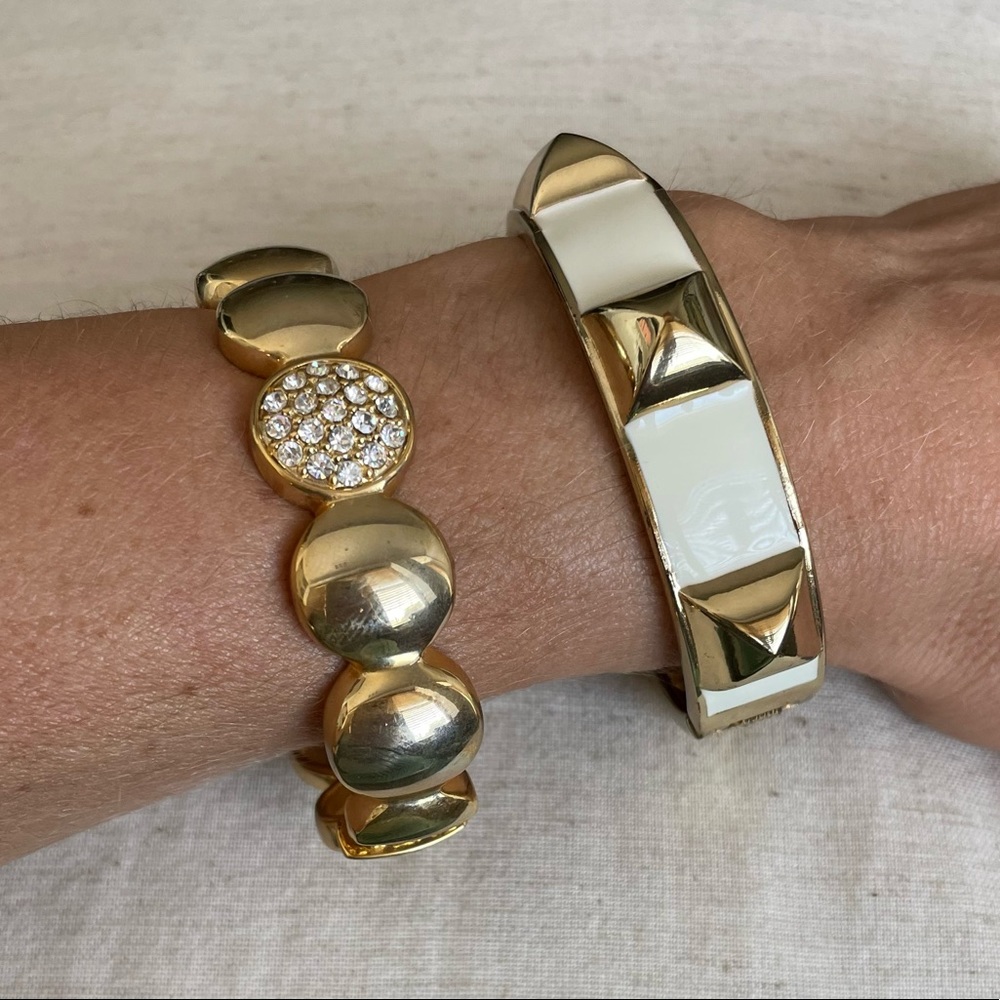 Set of 2 gold tone hinge bracelets